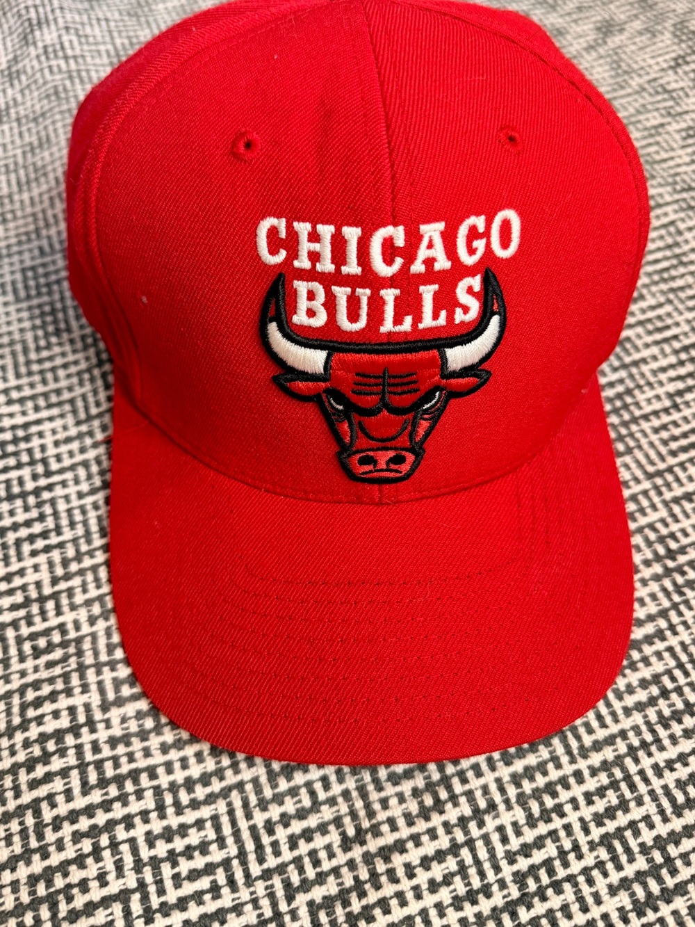 Chicago Bulls Red Embroidered Logo Snap Cap